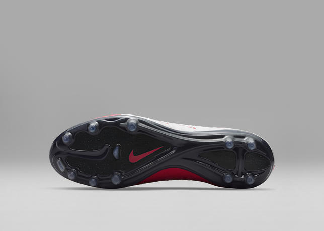 crampons Nike Hypervenom WR250