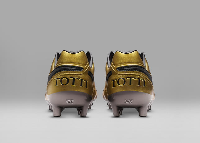 NIKE_TIEMPO_LEGEND_VI_Totti-AS-Roma_3_12_68971