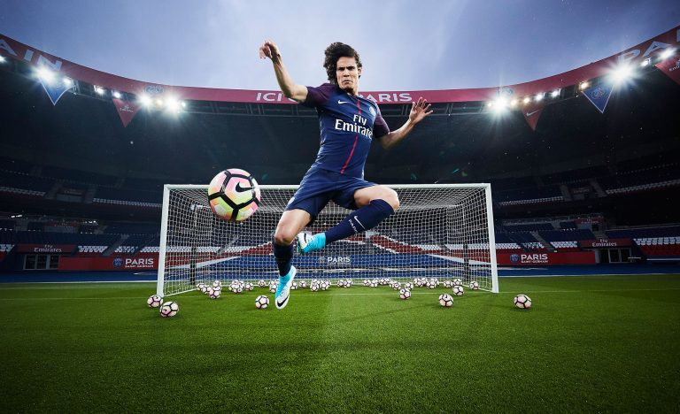 Nouveau Maillot du PSG pour la saison 2017-2018