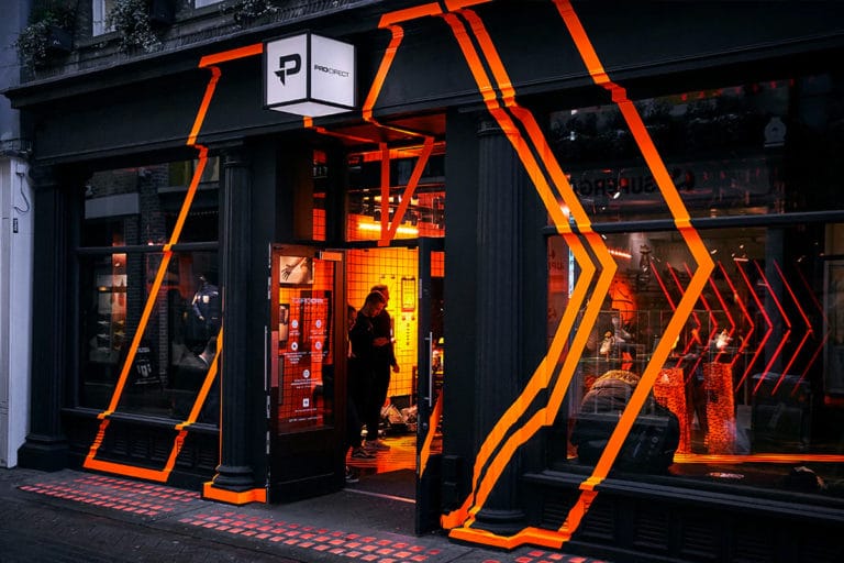 Le shop Pro:Direct Soccer à Londres s’habille aux couleurs de la Mercurial 360