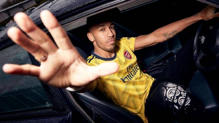 Arsenal dévoile un maillot extérieur jaune pour la saison 2019-2020