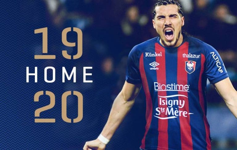 le maillot domicile du Stade Malherbe de Caen dévoilé par Umbro