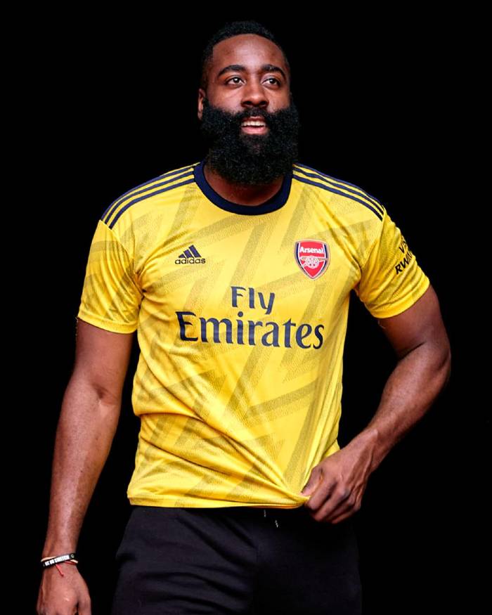 James Harden porte le nouveau maillot extérieur d'Arsenal 2019-2020