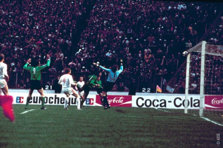 AS Saint-Etienne, les nouveaux maillots bientôt dévoilés