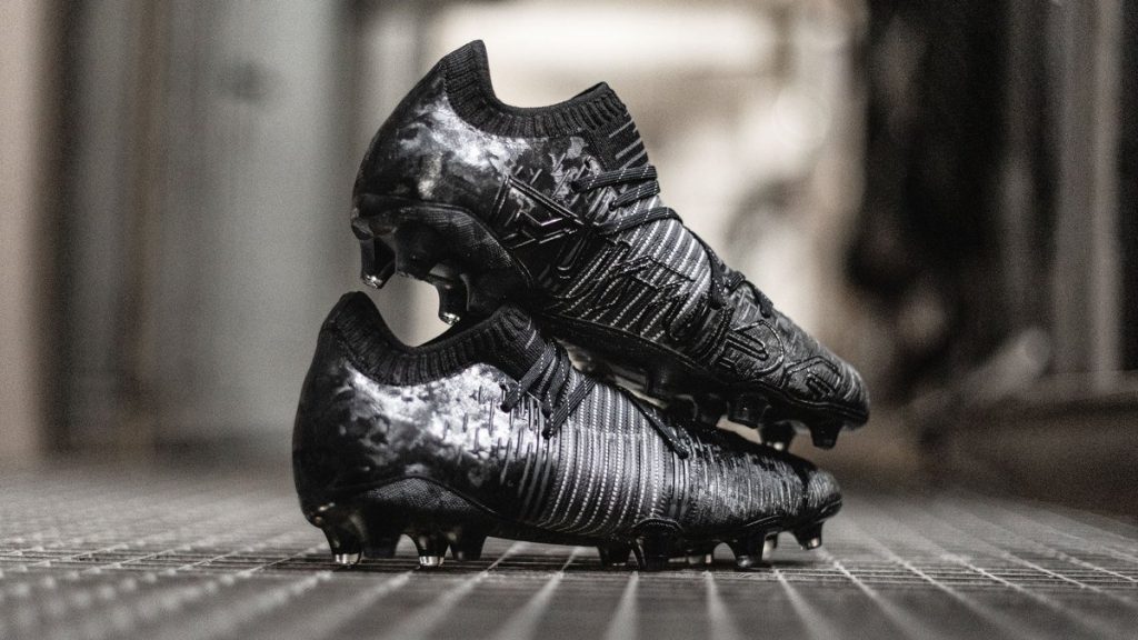 Paire de chaussures de football Puma noires de l’Eclipse Pack