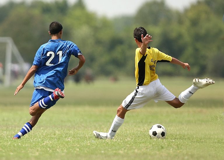 7 conseils pour s’entraîner au football cet été