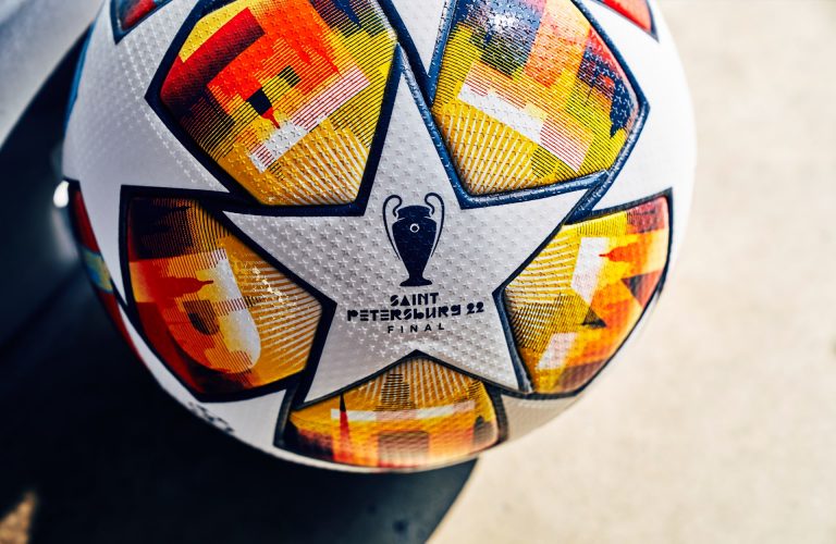 Le ballon de la phase finale de Champions League 2021-2022 dévoilé