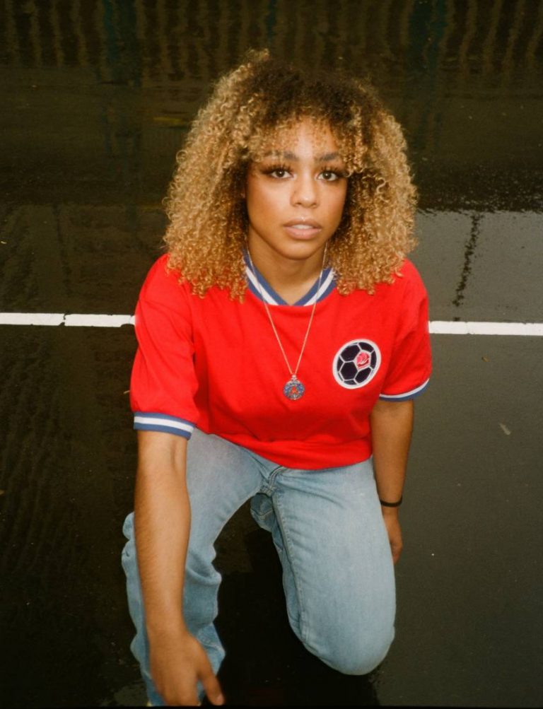Le Paris Saint-Germain réédite son premier maillot de foot de 1970