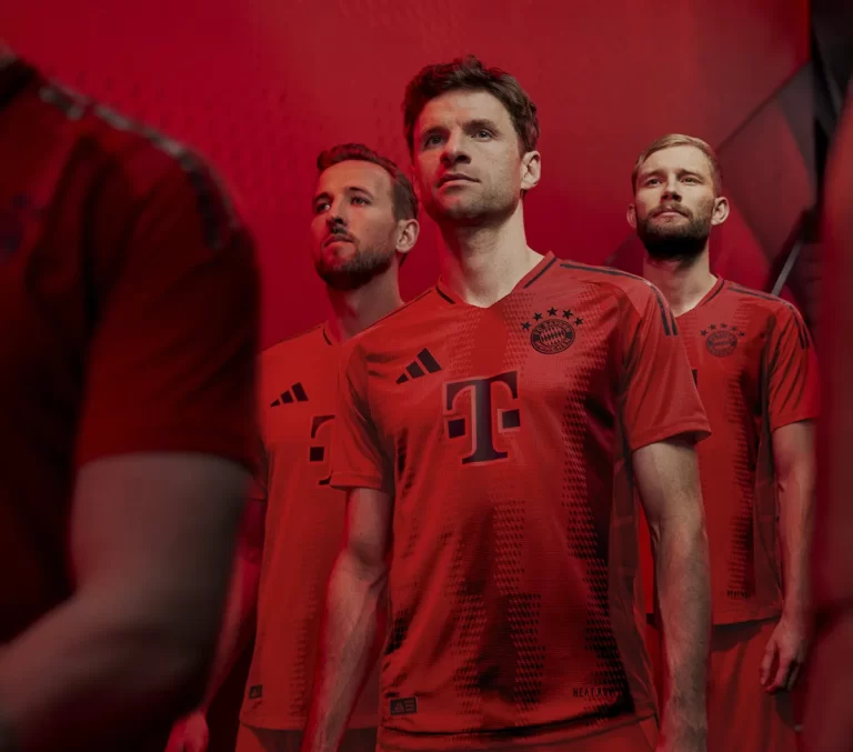 Nouveau Maillot Domicile du Bayern Munich 2024/25 : Trois Nuances de Rouge Éblouissantes