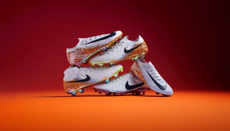 Comparatif des chaussures de football Nike Mercurial Vapor 16 Elite et Nike Phantom GX 2 Elite