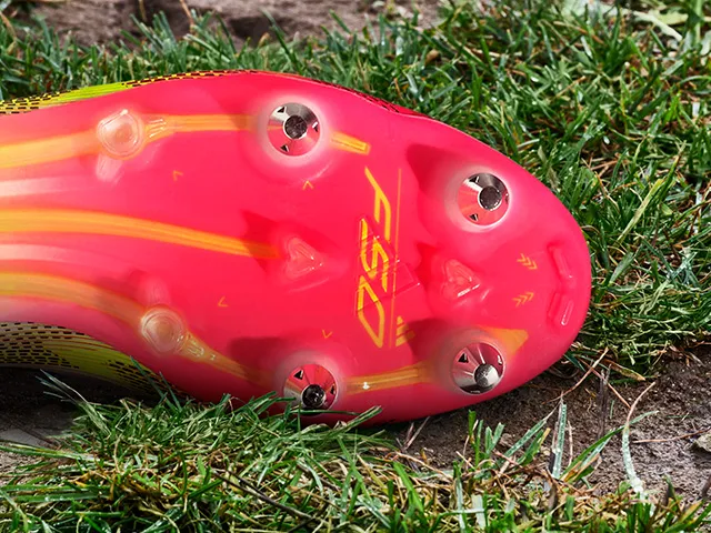 crampons adidas fooball SG Terrain Gras pelouse herbe