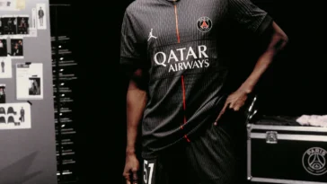 nouveau 4eme maillot PSG 2025-2026